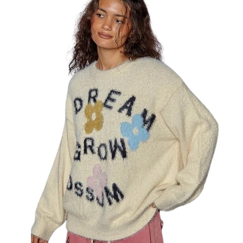 POL "Dream Grow Blossom" Oversized Textured Fuzzy eyelash Knit Sweater M Cozy